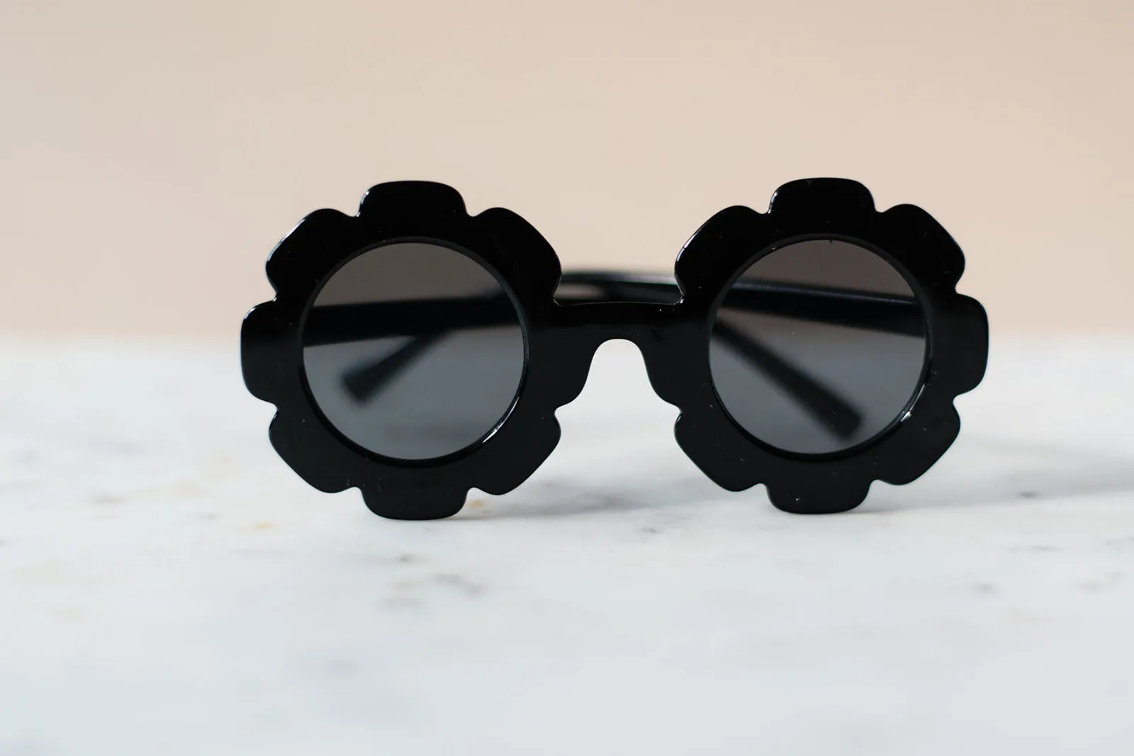 Babeehive Goods Toddler & Kid Daisy Sunglasses - Black