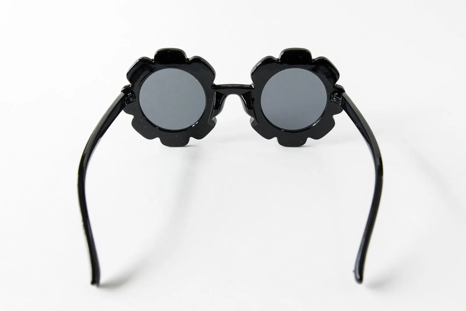 Babeehive Goods Toddler & Kid Daisy Sunglasses - Black