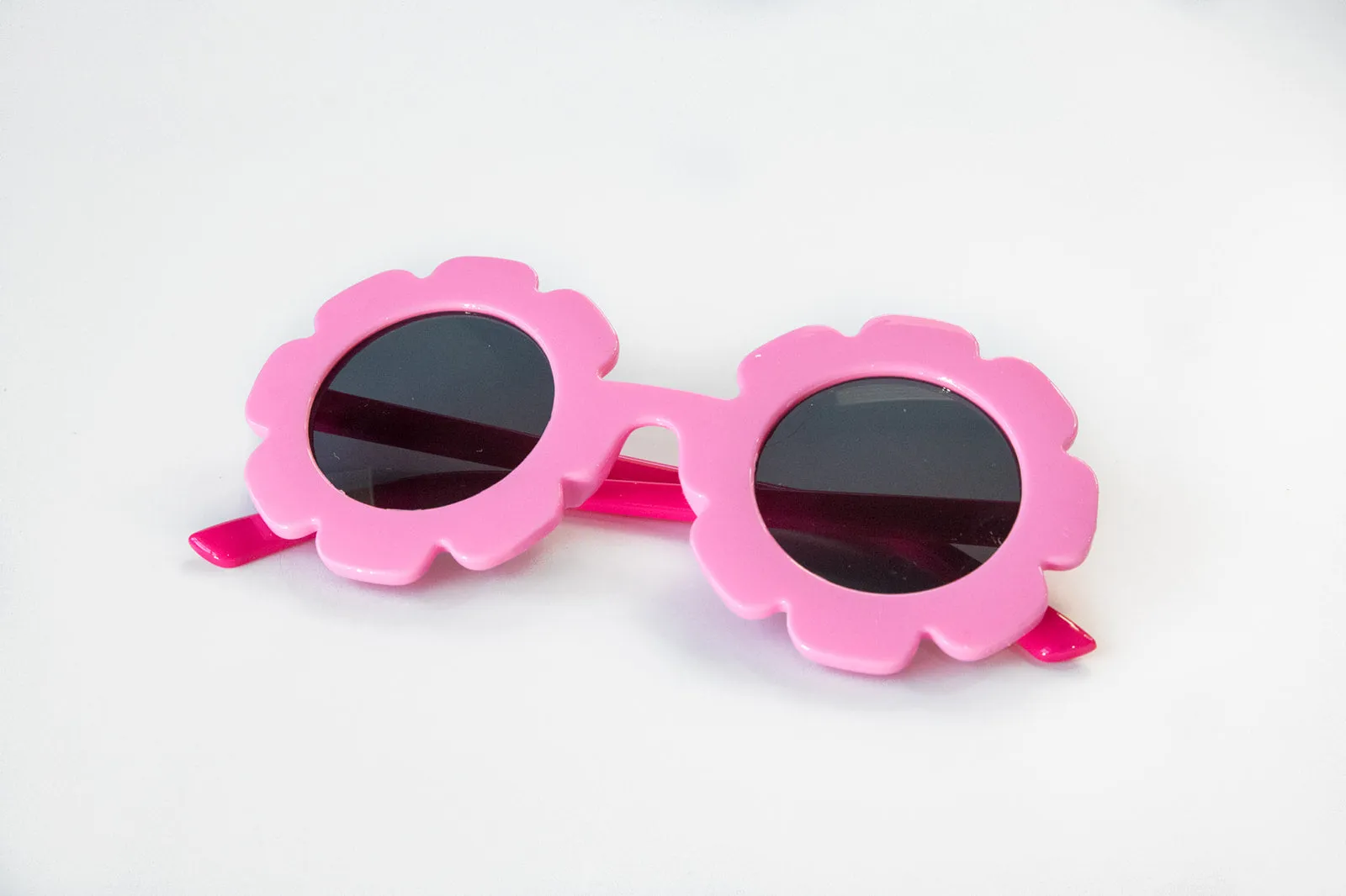 Babeehive Goods Toddler & Kid Daisy Sunglasses - Pink & Pink