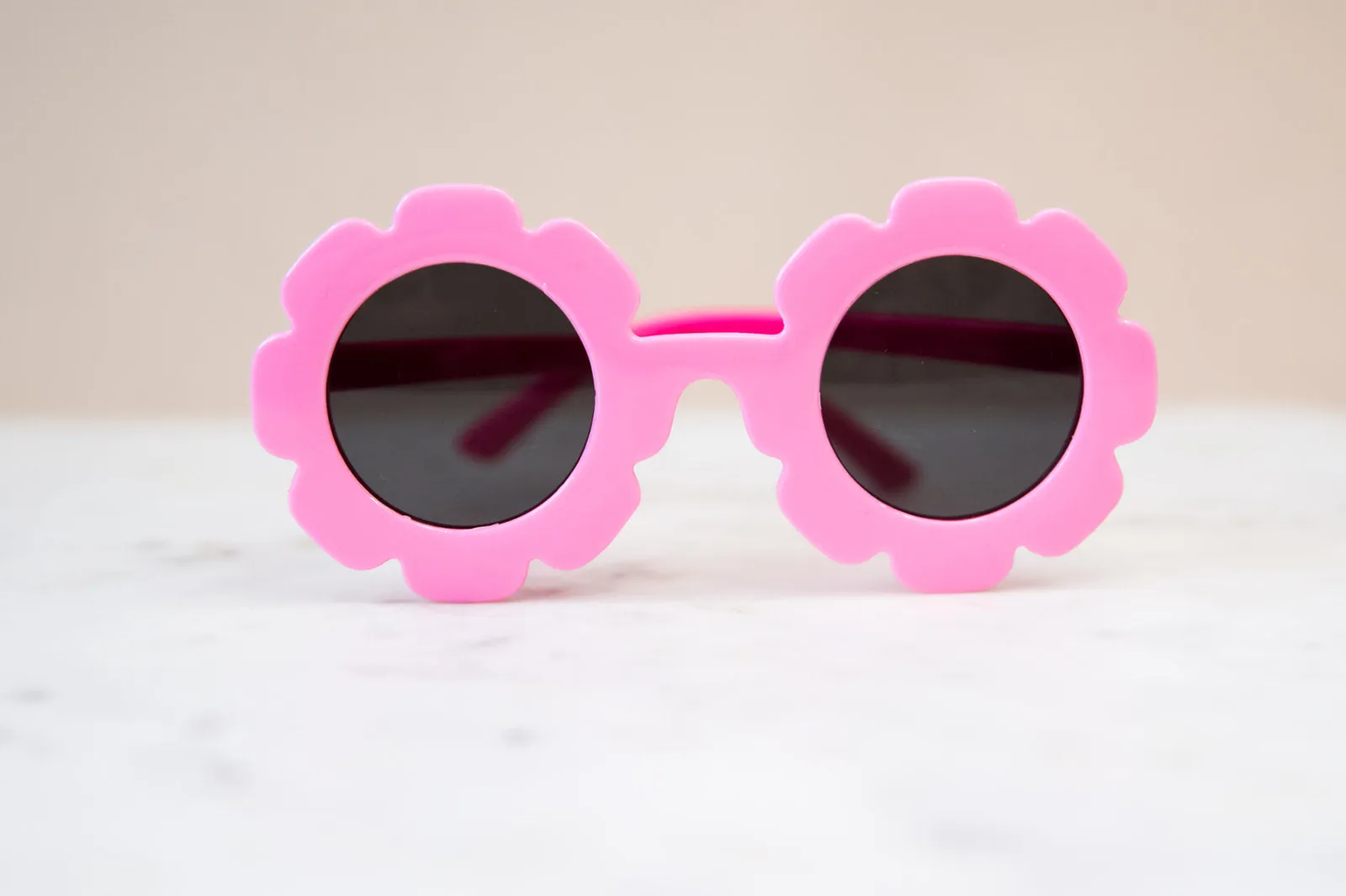 Babeehive Goods Toddler & Kid Daisy Sunglasses - Pink & Pink